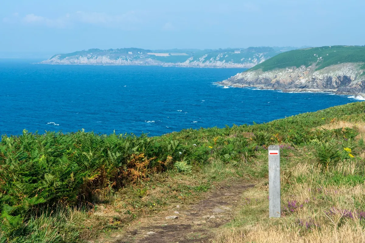 10 UK Coastal Walks for Spring: Maps, Tides and Timing