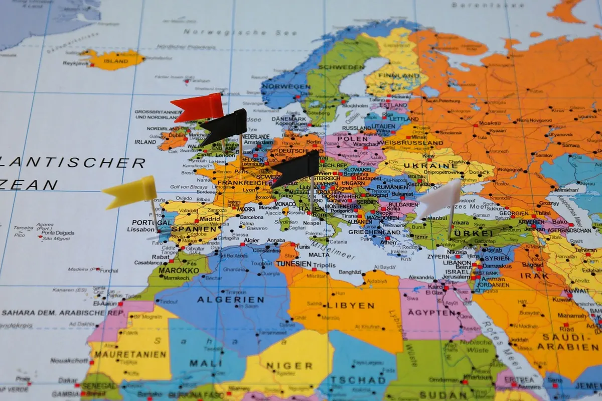 How to Make a Travel Memory Map: Turn Your Trip into a Personal Wall Map