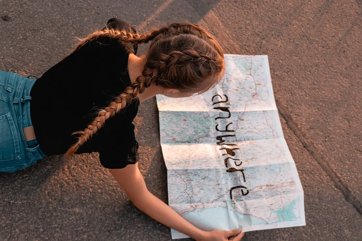 How to Navigate a New City Without Mobile Data: A Checklist